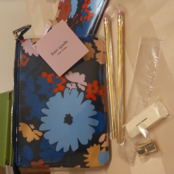kate spade Other - 🎄🎁Kate Spade swing floral pencil pouch and extras - Last one